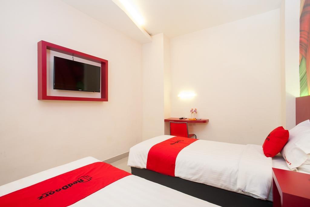 Reddoorz Near Hawaii Water Park Hotel Маланг Екстериор снимка